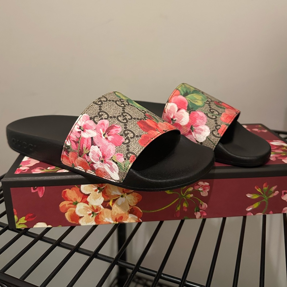 Gucci Bloom Slides